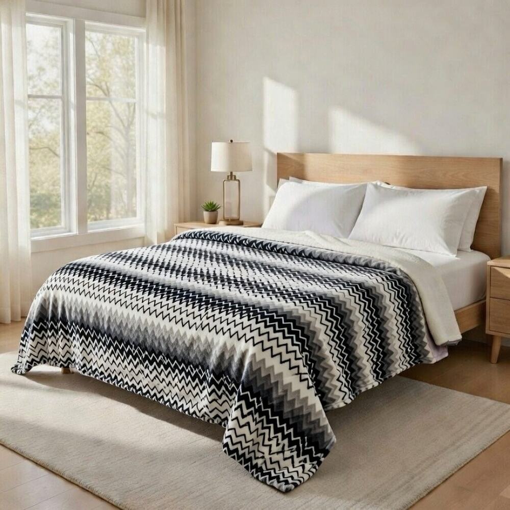 Cozy Queen Size Blanket - Plush & Warm with Vibrant Colors, Chevron